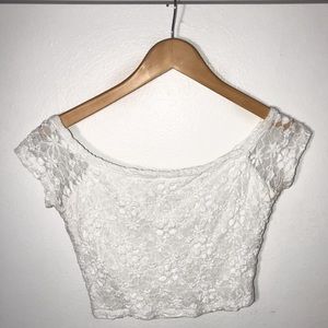 WHITE LACE HOLLISTER CROP TOP